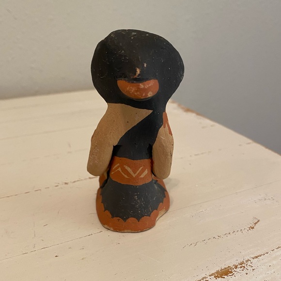 Carol Sando Vintage Pottery Storyteller Doll - Picture 3 of 10